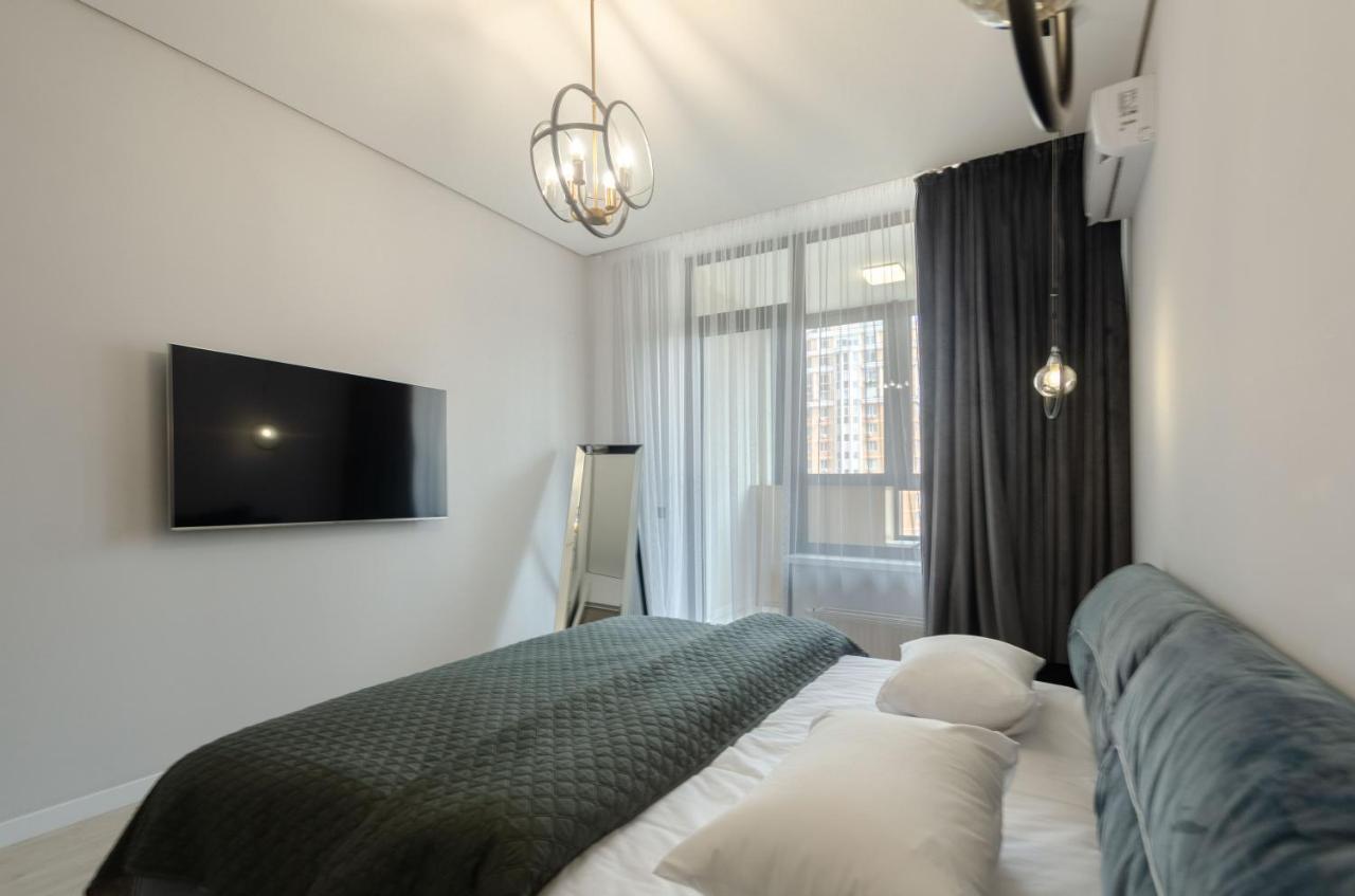 Petrovdom Apartment 77-94-59 In Rc Tetris Hall, Dilova Street 1-2 Kiev Exteriör bild