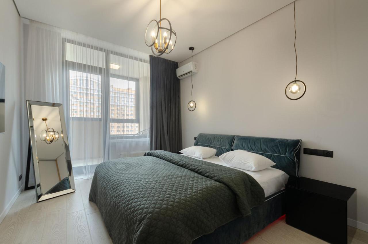 Petrovdom Apartment 77-94-59 In Rc Tetris Hall, Dilova Street 1-2 Kiev Exteriör bild