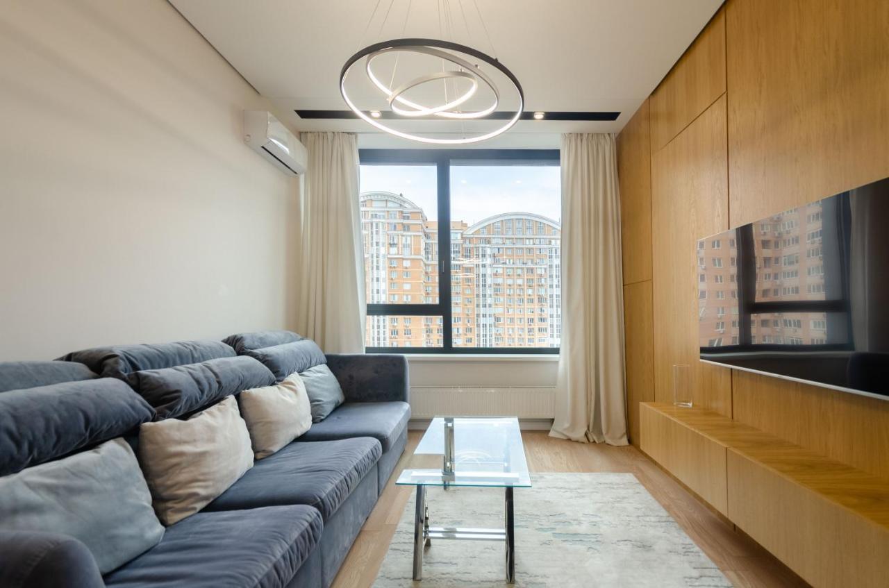 Petrovdom Apartment 77-94-59 In Rc Tetris Hall, Dilova Street 1-2 Kiev Exteriör bild