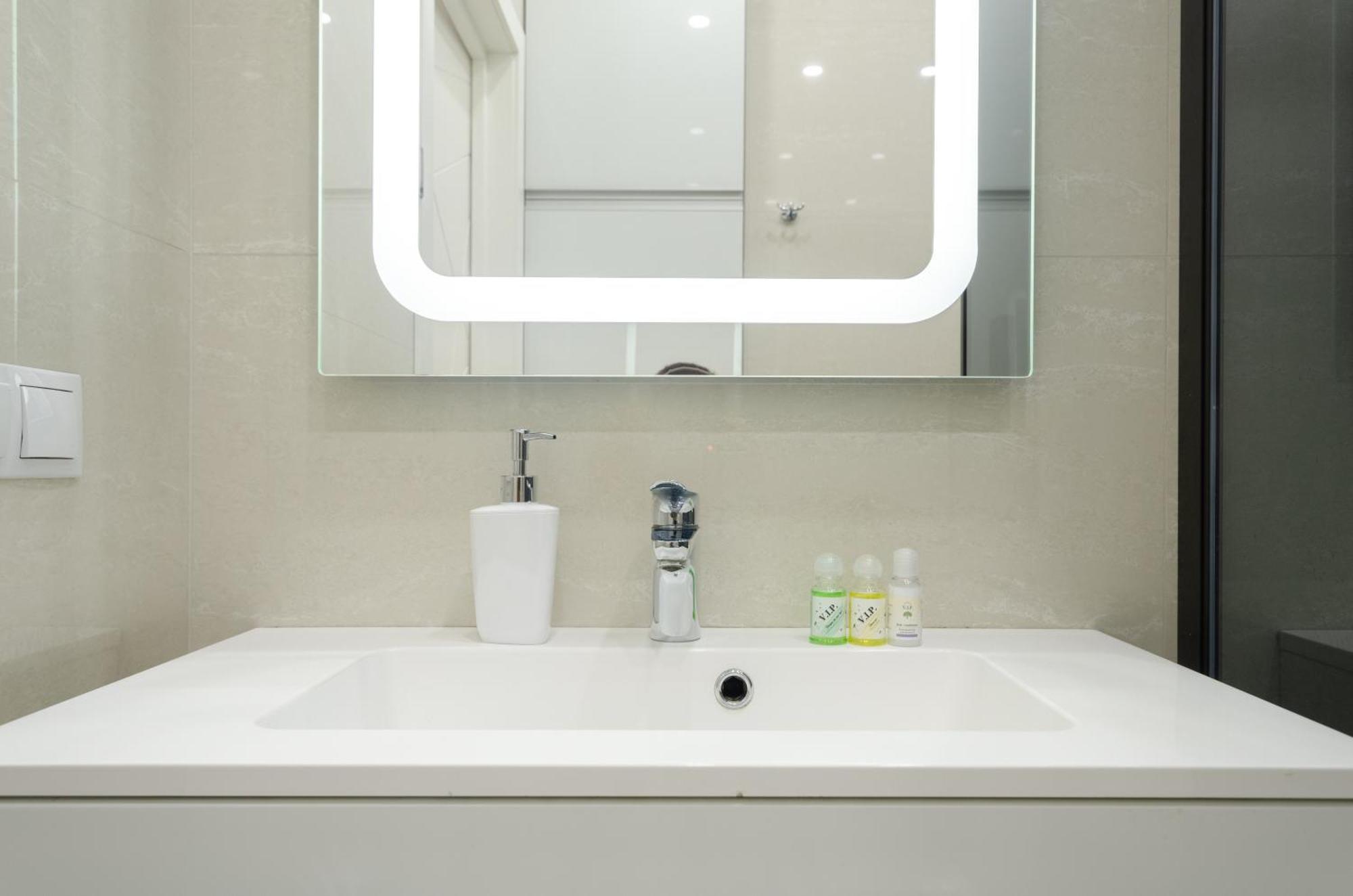 Petrovdom Apartment 77-94-59 In Rc Tetris Hall, Dilova Street 1-2 Kiev Exteriör bild